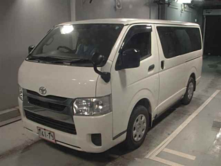 TOYOTA HIACE VAN 2020