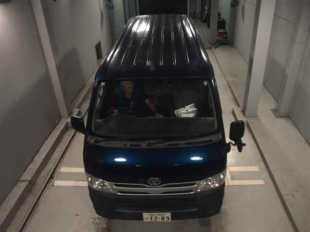 TOYOTA HIACE VAN 2013