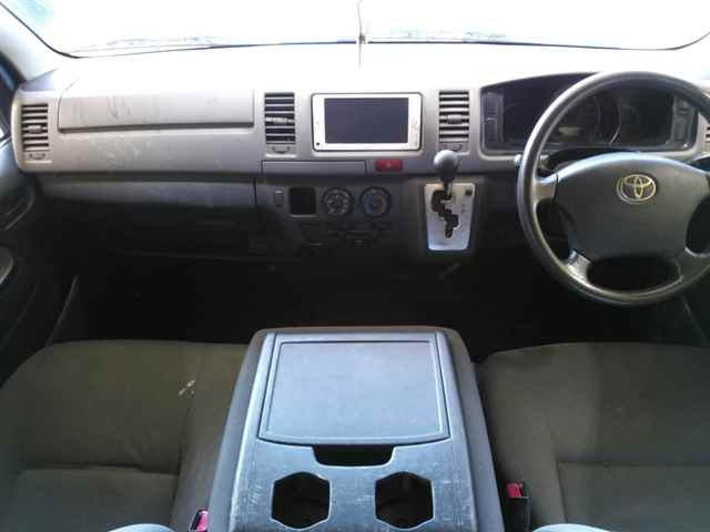 TOYOTA HIACE VAN 2013