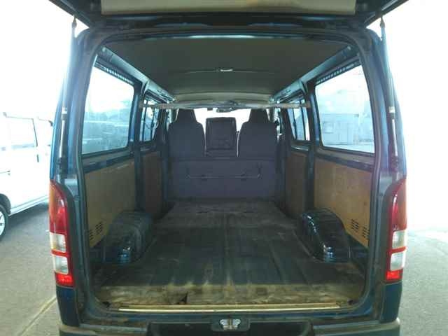 TOYOTA HIACE VAN 2013