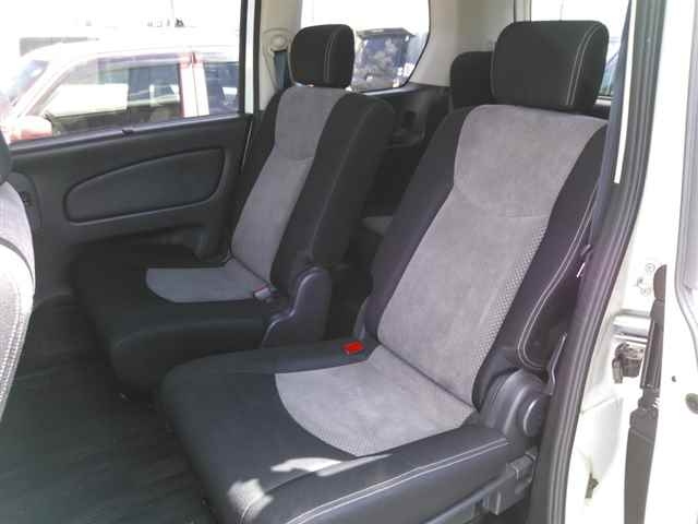 NISSAN SERENA 2011