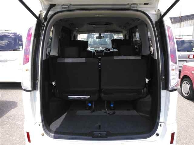 NISSAN SERENA 2011