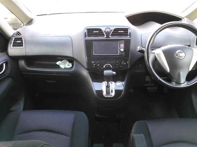 NISSAN SERENA 2012