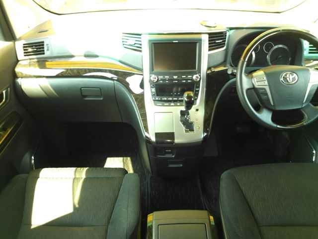 TOYOTA VELLFIRE 2012