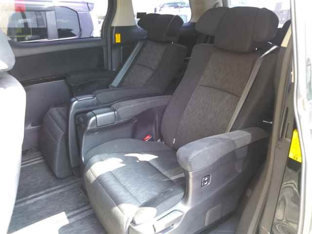 TOYOTA VELLFIRE 2012