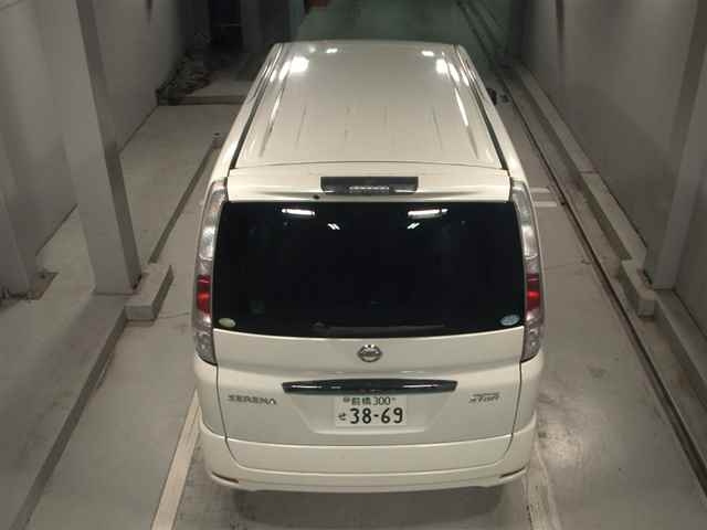NISSAN SERENA 2010