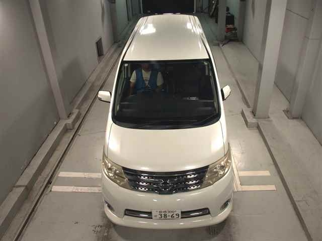 NISSAN SERENA 2010