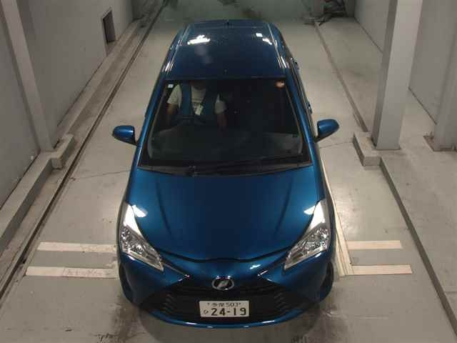 TOYOTA VITZ 2017