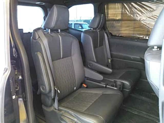 TOYOTA NOAH 2025