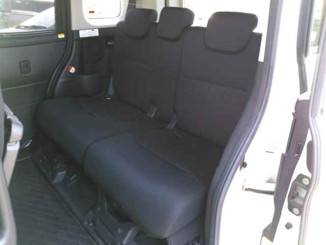 TOYOTA ROOMY 2019