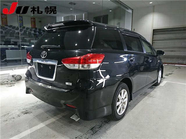 TOYOTA WISH 2011