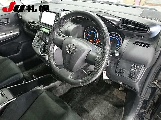 TOYOTA WISH 2011