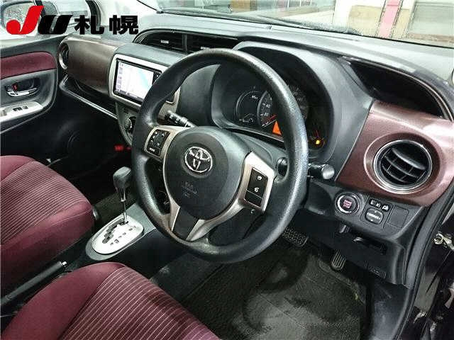 TOYOTA VITZ 2014