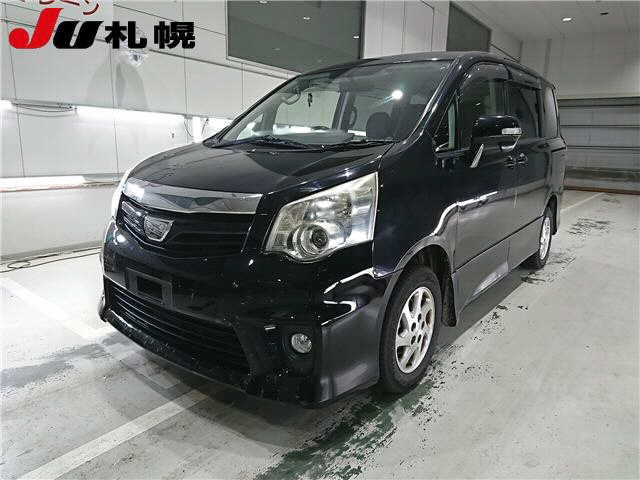 TOYOTA NOAH 2012