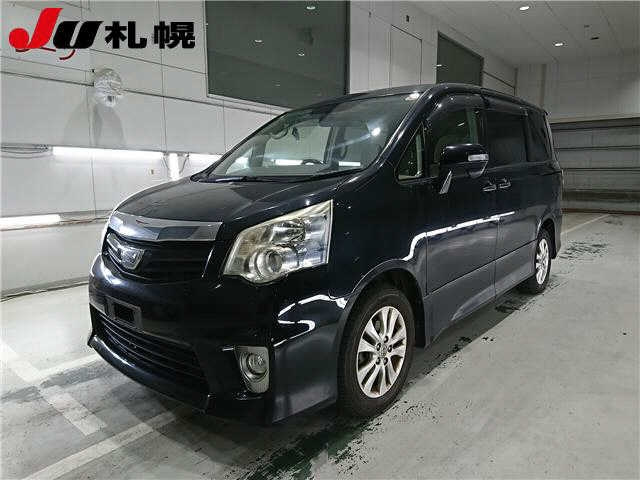 TOYOTA NOAH 2012