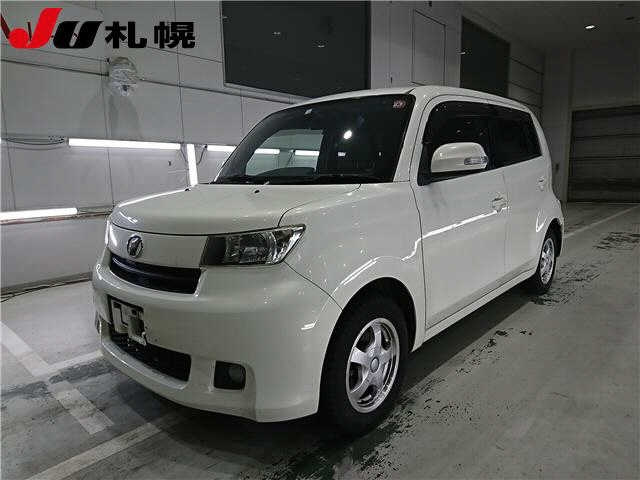 TOYOTA BB 2010