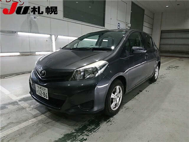 TOYOTA VITZ 2011