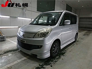 MITSUBISHI DELICA D2 2011