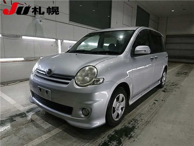 TOYOTA SIENTA 2009