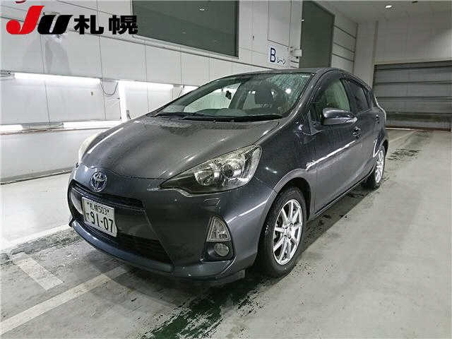 TOYOTA AQUA 2013