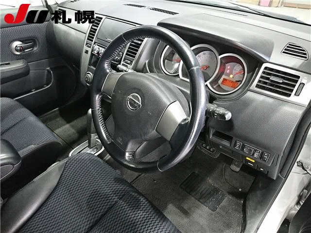 NISSAN TIIDA 2008