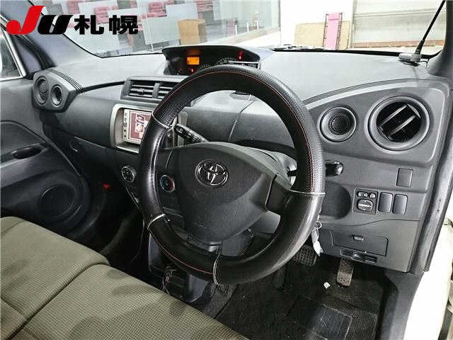 TOYOTA BB 2010