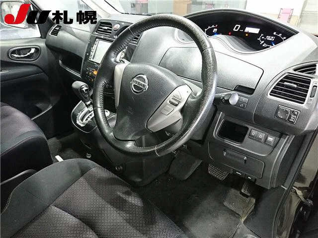 NISSAN SERENA 2011