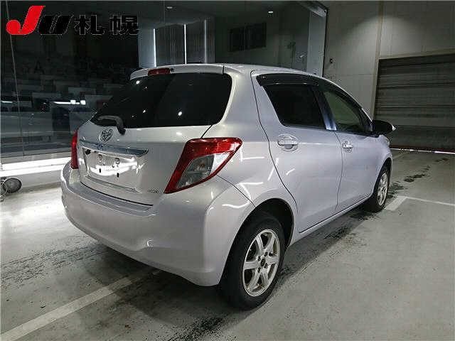 TOYOTA VITZ 2012