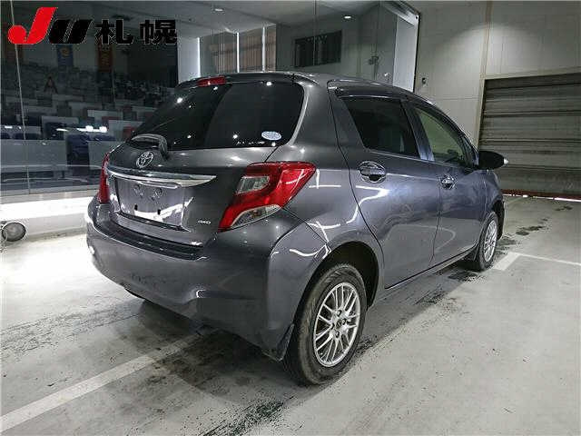TOYOTA VITZ 2014