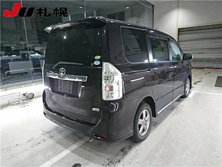 TOYOTA VOXY 2012