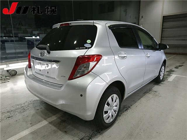 TOYOTA VITZ 2013