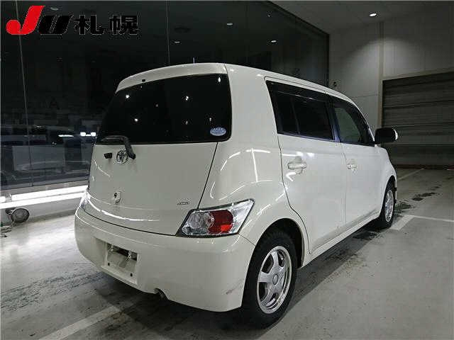 TOYOTA BB 2010