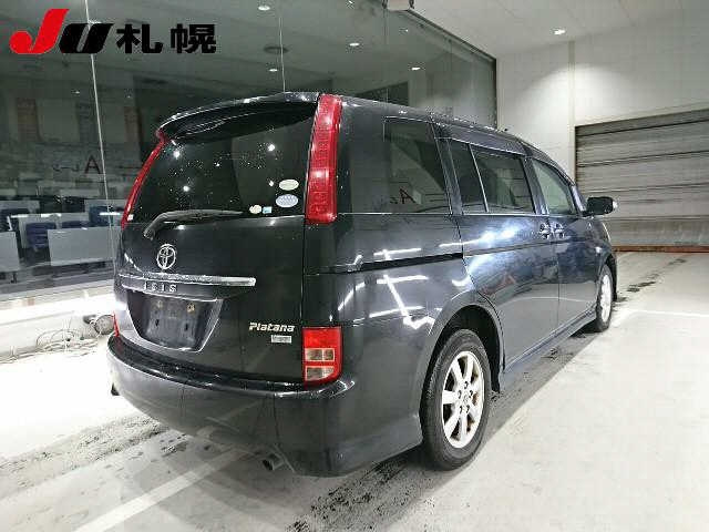 TOYOTA ISIS 2010