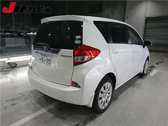 SUBARU TREZIA 2011