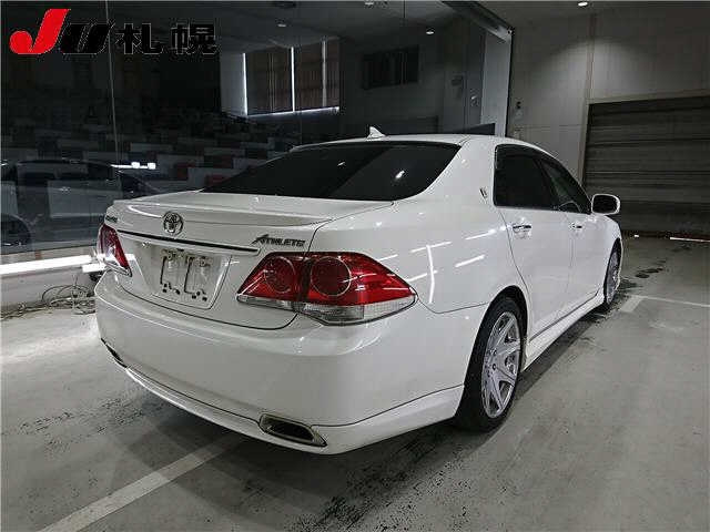 TOYOTA CROWN 2010