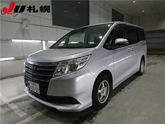 TOYOTA NOAH 2014