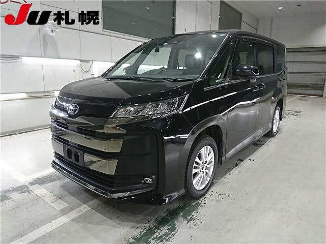 TOYOTA NOAH 2022