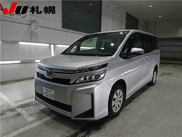 TOYOTA VOXY 2019