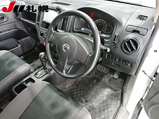 NISSAN AD 2018