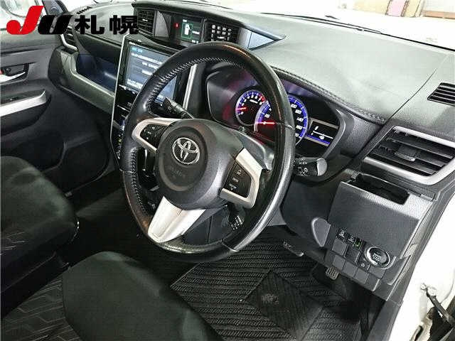 TOYOTA ROOMY 2017