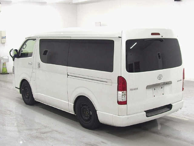 TOYOTA HIACE VAN 2022