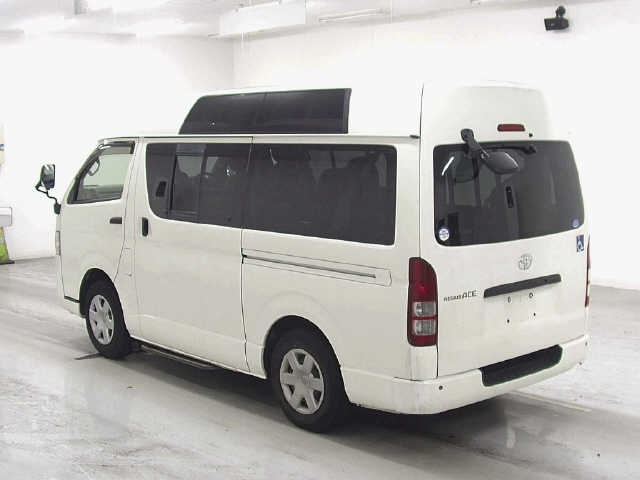 TOYOTA REGIUS ACE VAN 2012
