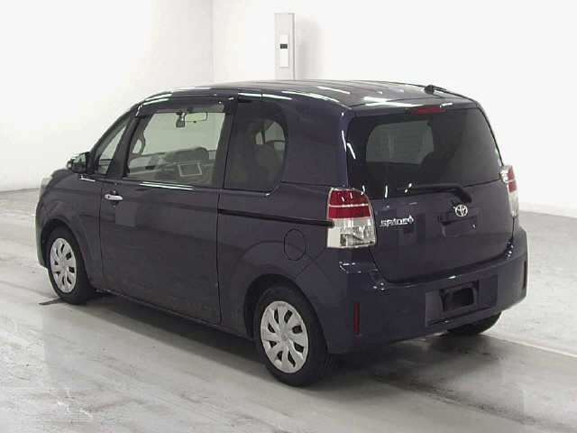 TOYOTA SPADE 2013