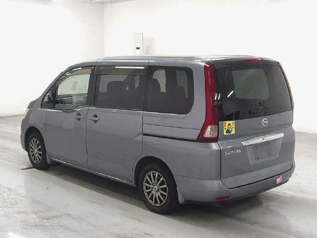 NISSAN SERENA 2010