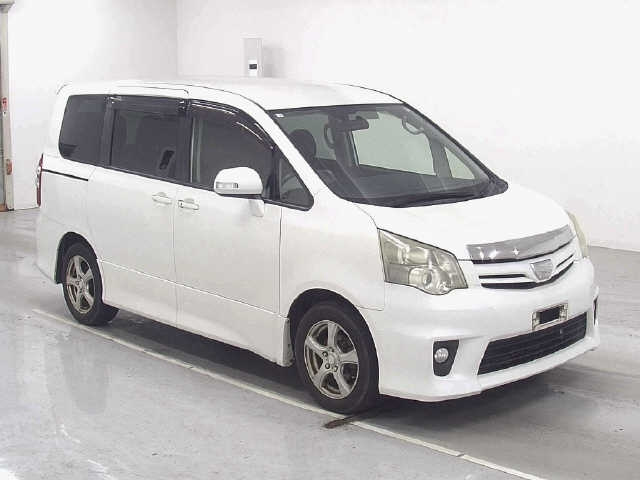 TOYOTA NOAH 2012