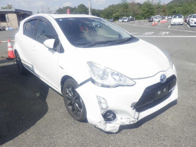 TOYOTA AQUA 2015