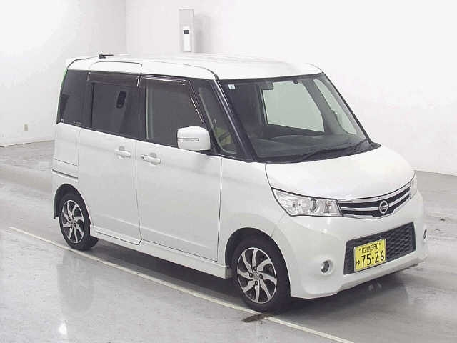 NISSAN ROOX 2013