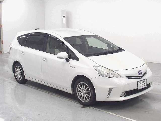 TOYOTA PRIUS ALPHA 2012