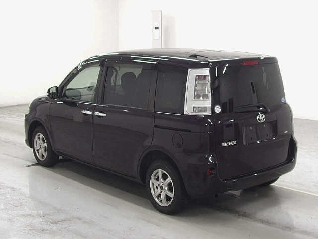 TOYOTA SIENTA 2012