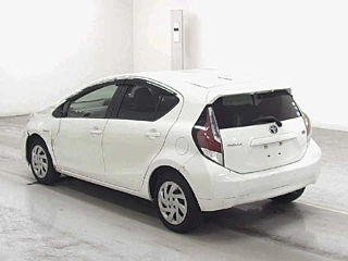TOYOTA AQUA 2015